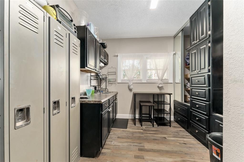 En Venta: $499,000 (0 camas, 0 baños, 1946 Pies cuadrados)