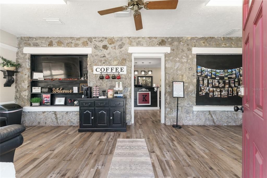 En Venta: $499,000 (0 camas, 0 baños, 1946 Pies cuadrados)