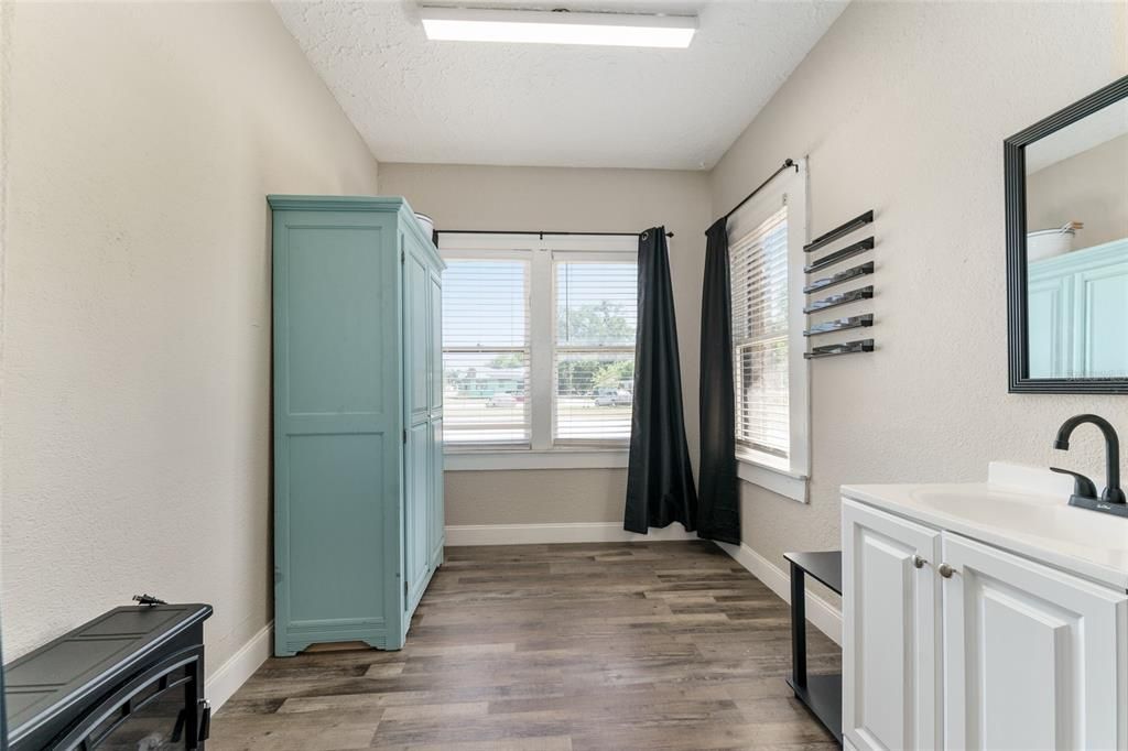 En Venta: $499,000 (0 camas, 0 baños, 1946 Pies cuadrados)