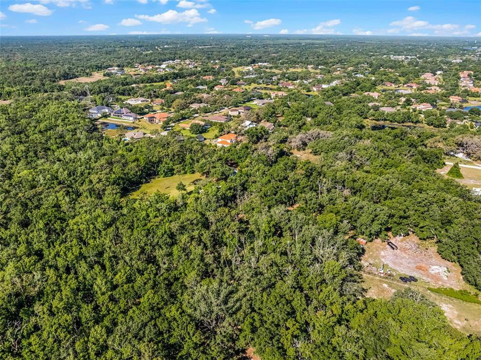 На продажу: $950,000 (5.06 acres)