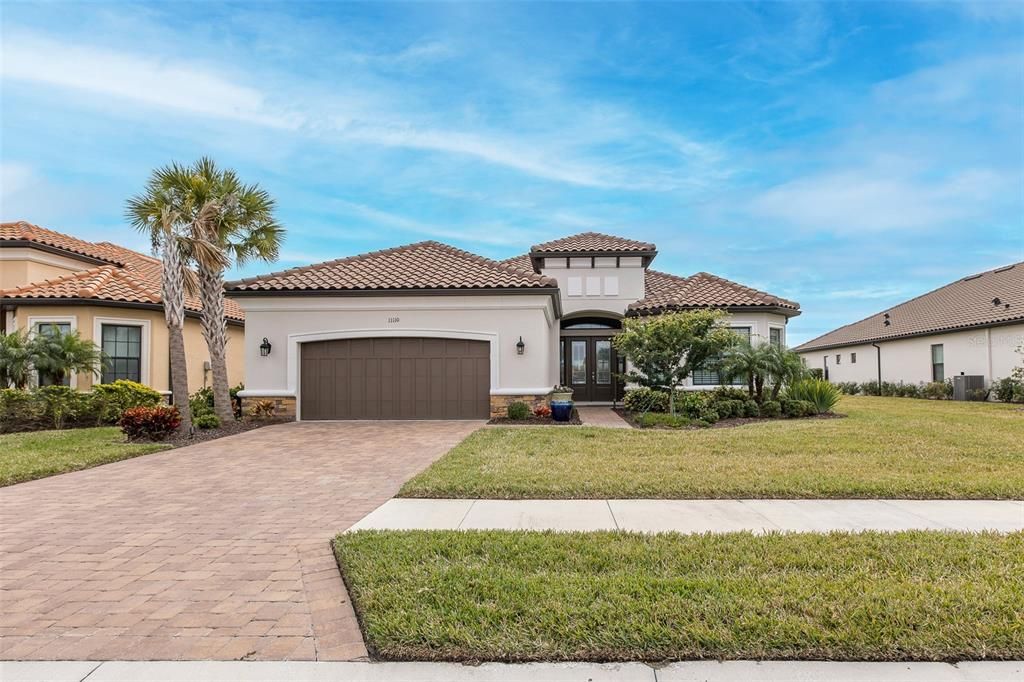 最近售出: $1,110,000 (3 贝兹, 3 浴室, 3126 平方英尺)