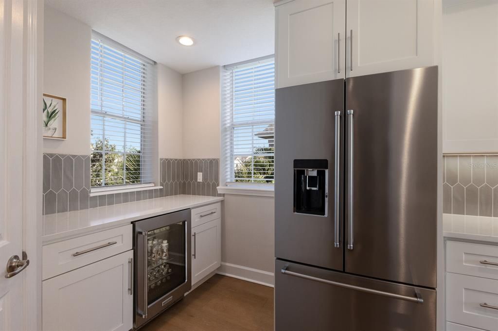 Active With Contract: $425,000 (2 beds, 2 baths, 1664 Square Feet)