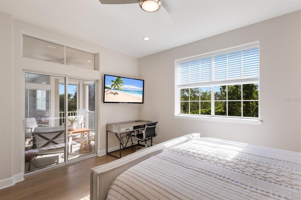 Active With Contract: $425,000 (2 beds, 2 baths, 1664 Square Feet)