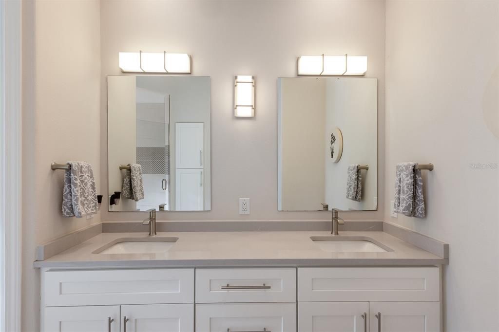 Active With Contract: $425,000 (2 beds, 2 baths, 1664 Square Feet)