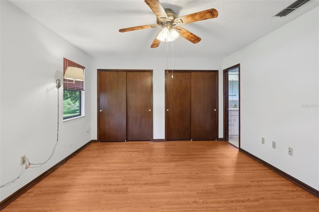 Activo con contrato: $185,000 (2 camas, 2 baños, 1374 Pies cuadrados)