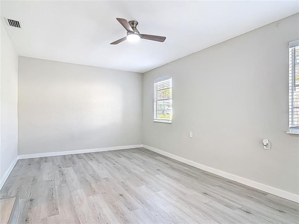 Active With Contract: $259,000 (2 beds, 2 baths, 1212 Square Feet)