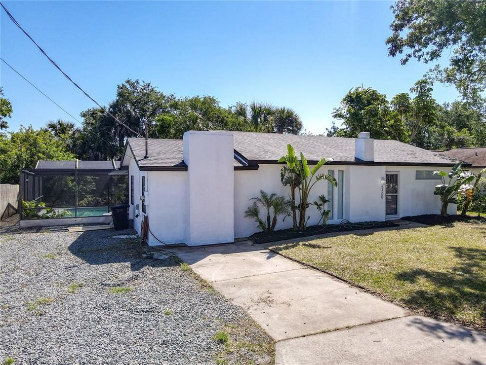 Active With Contract: $259,000 (2 beds, 2 baths, 1212 Square Feet)