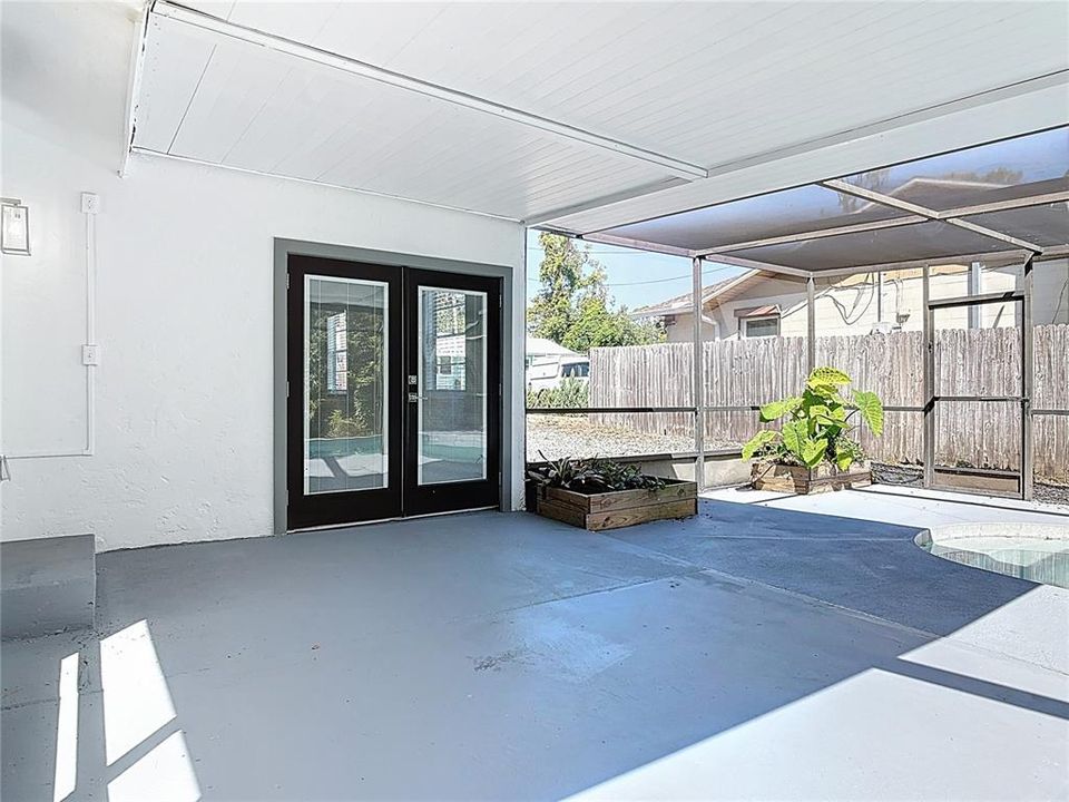 Active With Contract: $259,000 (2 beds, 2 baths, 1212 Square Feet)