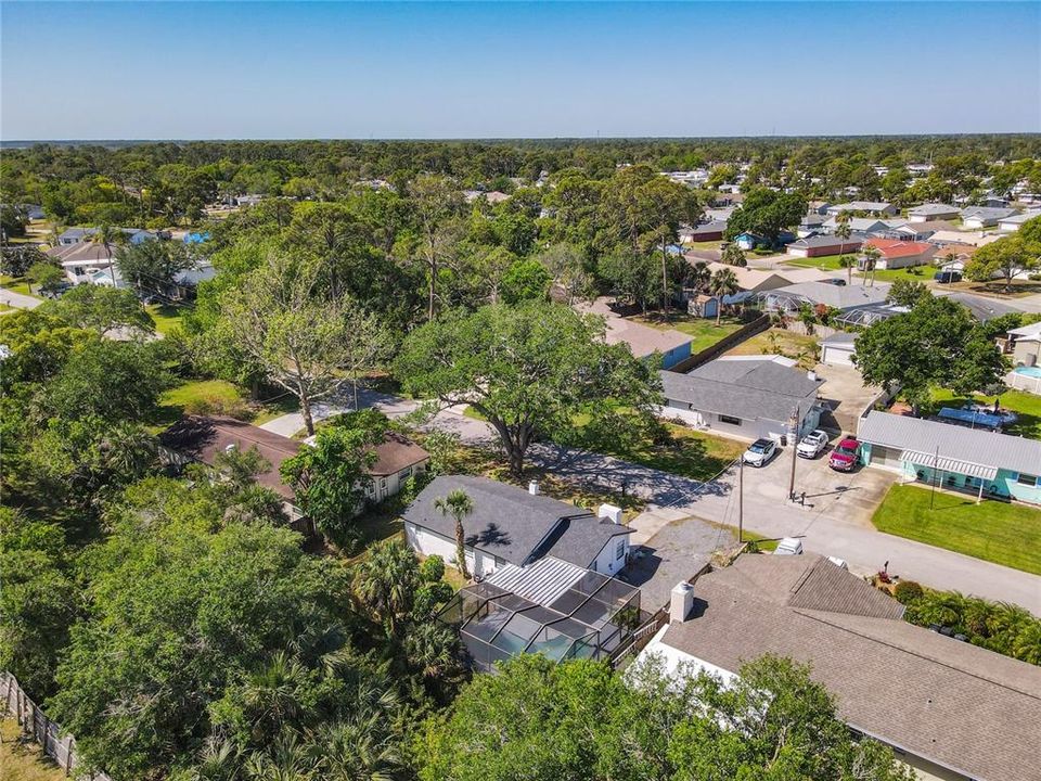 Active With Contract: $259,000 (2 beds, 2 baths, 1212 Square Feet)