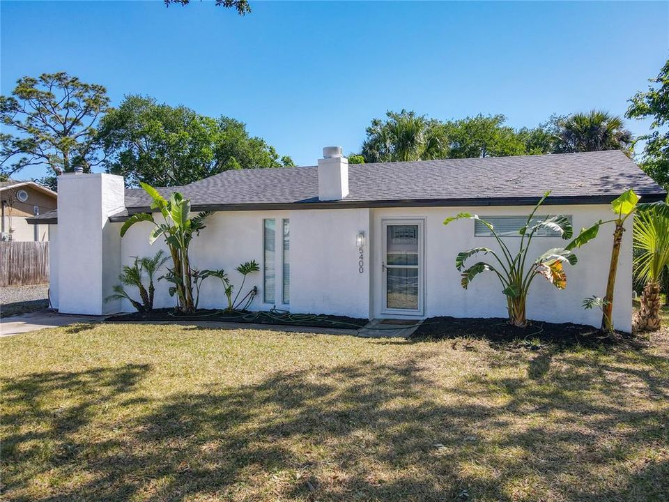 Active With Contract: $259,000 (2 beds, 2 baths, 1212 Square Feet)