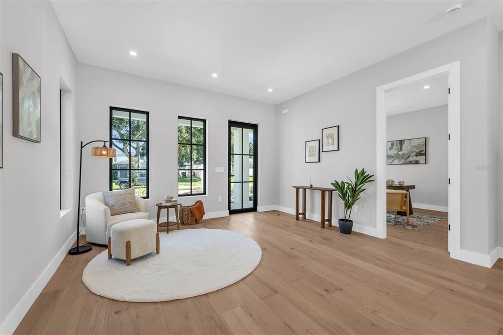 Под контрактом: $1,499,900 (5 спален, 4 ванн, 3246 Квадратных фут)