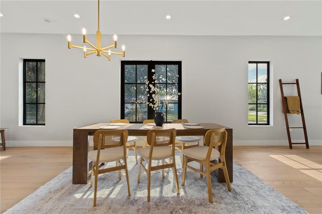 Под контрактом: $1,499,900 (5 спален, 4 ванн, 3246 Квадратных фут)