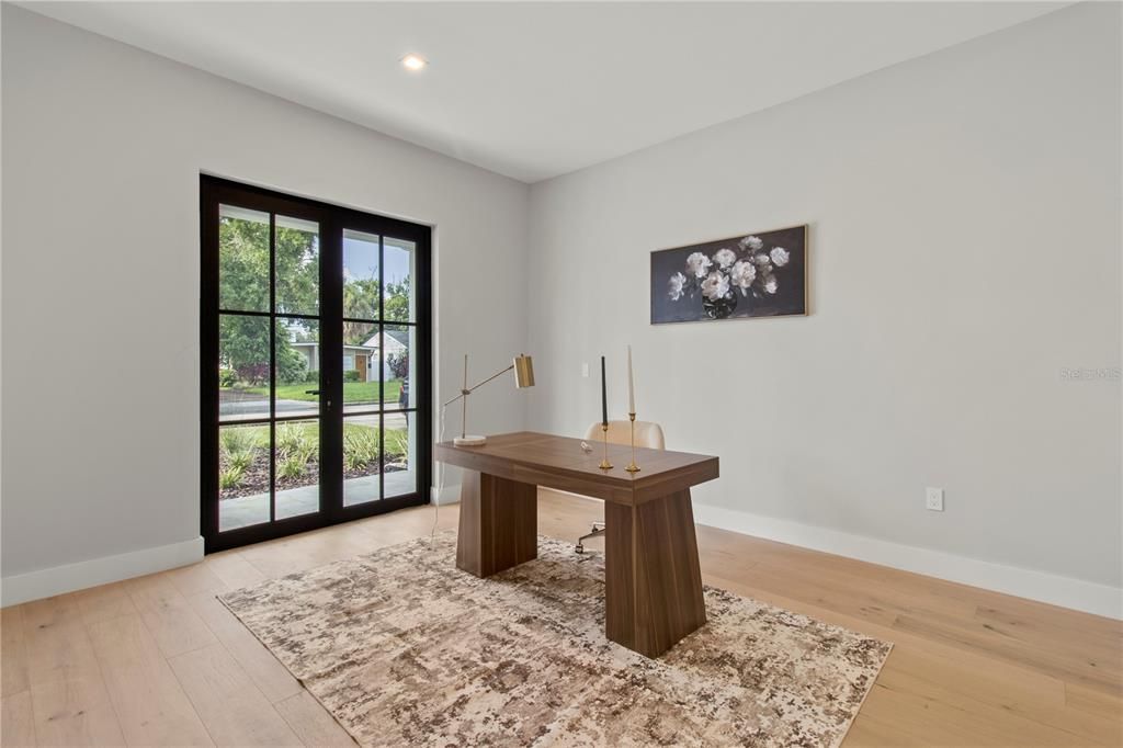 Под контрактом: $1,499,900 (5 спален, 4 ванн, 3246 Квадратных фут)