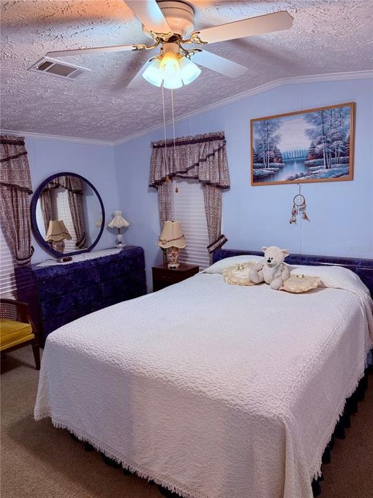 For Sale: $124,900 (2 beds, 2 baths, 960 Square Feet)