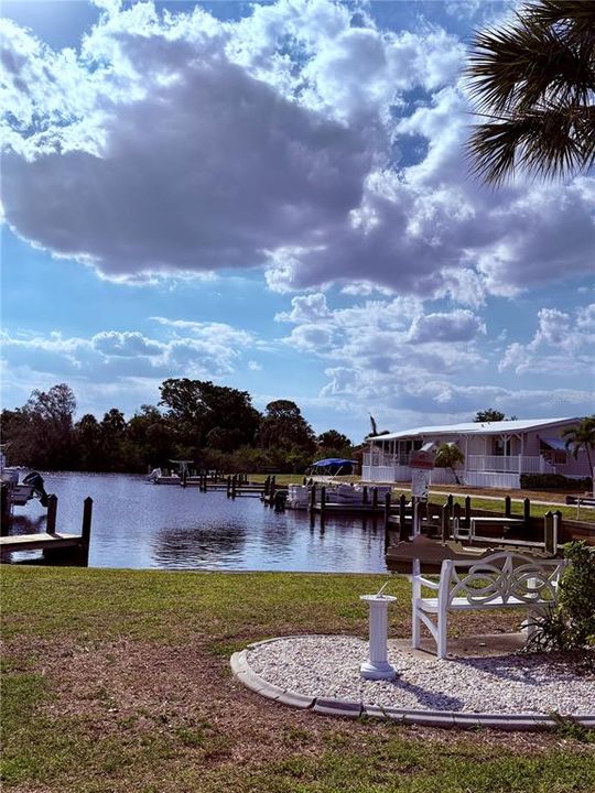 For Sale: $124,900 (2 beds, 2 baths, 960 Square Feet)