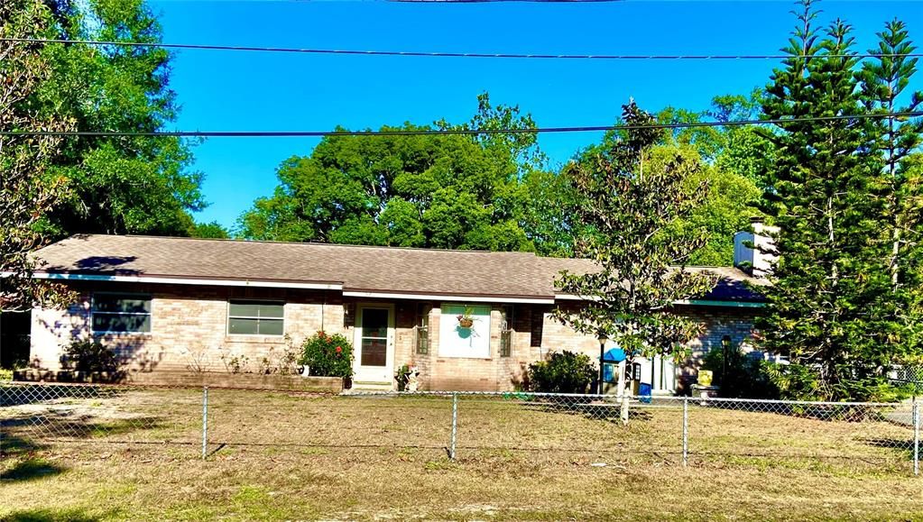 Vendido Recientemente: $300,000 (4 camas, 2 baños, 1977 Pies cuadrados)