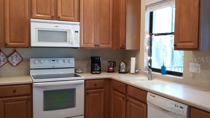 En Renta: $2,395 (3 camas, 2 baños, 1277 Pies cuadrados)