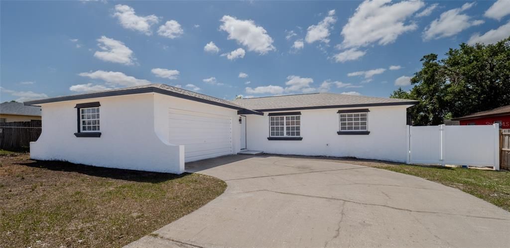 Recently Sold: $430,000 (4 beds, 2 baths, 1621 Square Feet)