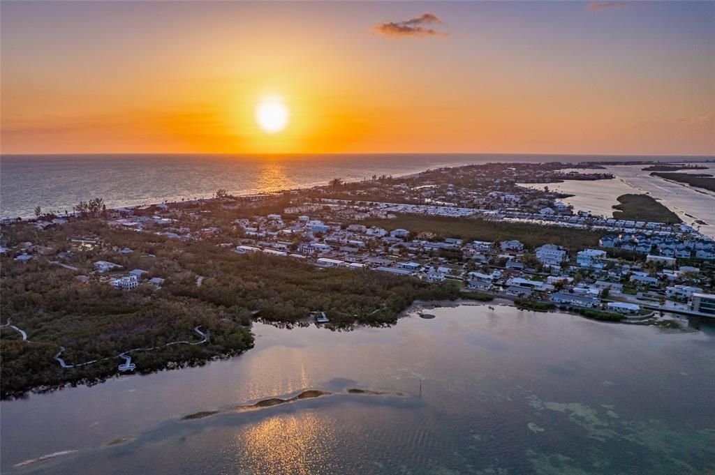 En Venta: $1,370,000 (0.41 acres)