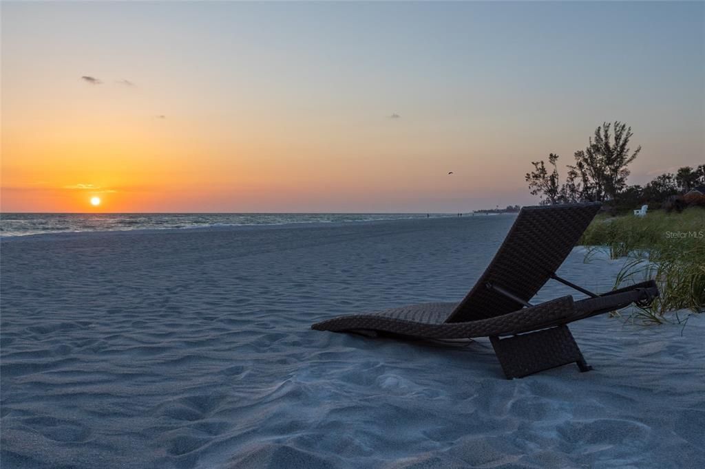 En Venta: $1,370,000 (0.41 acres)