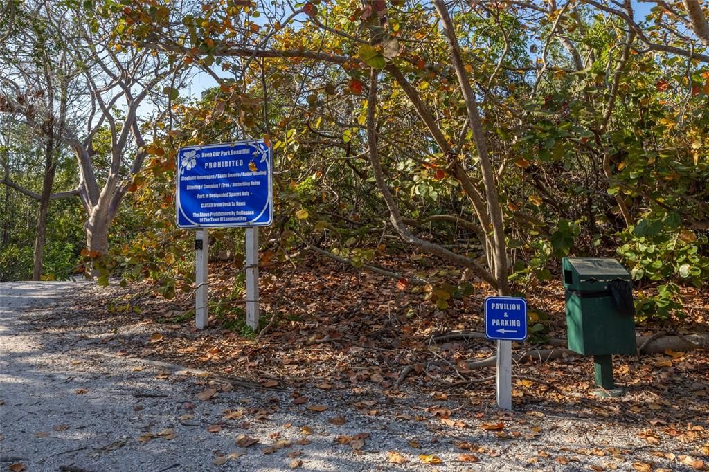 En Venta: $1,370,000 (0.41 acres)