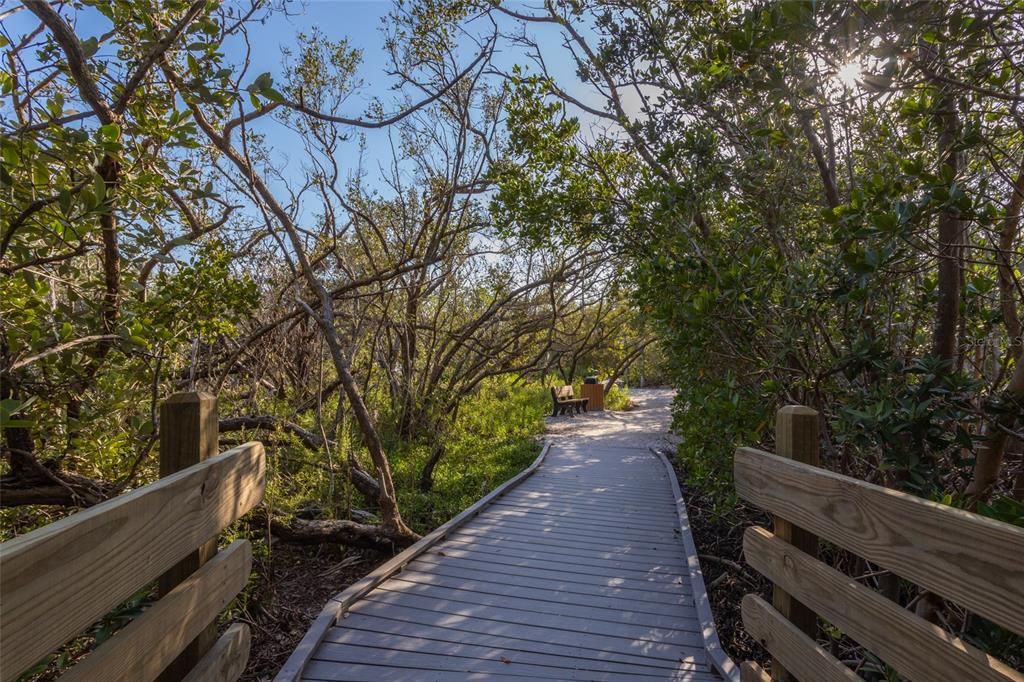 En Venta: $1,370,000 (0.41 acres)