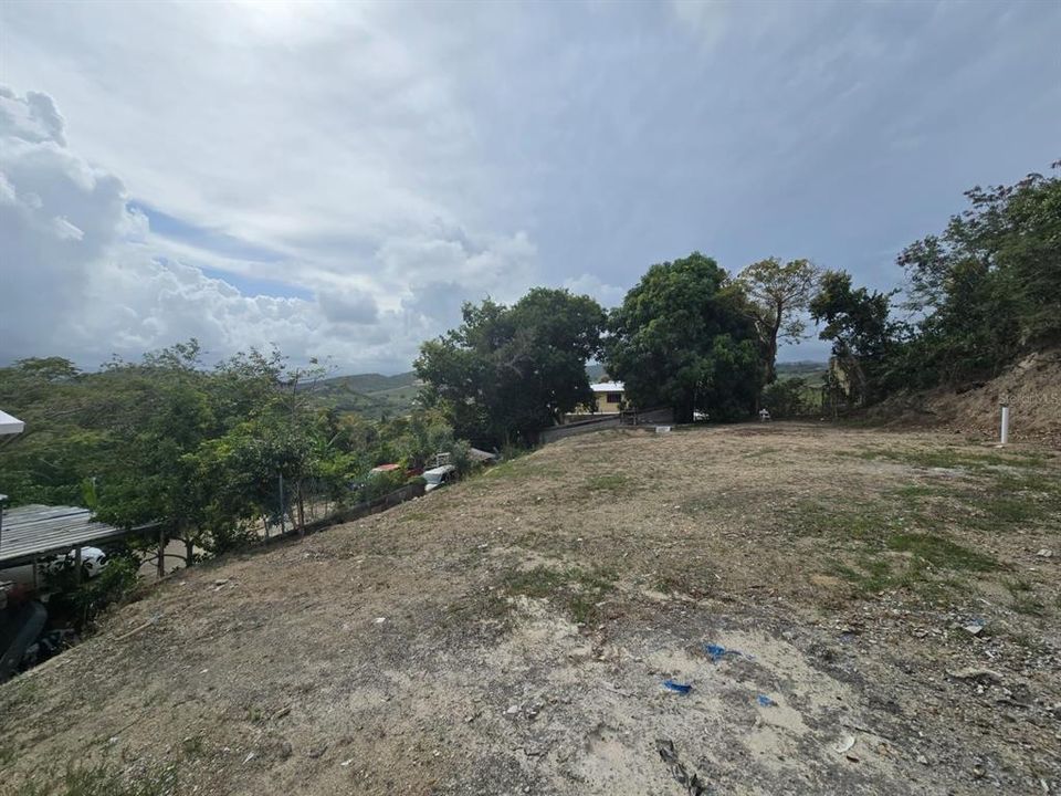 For Sale: $165,000 (3 beds, 3 baths, 2520 Square Feet)