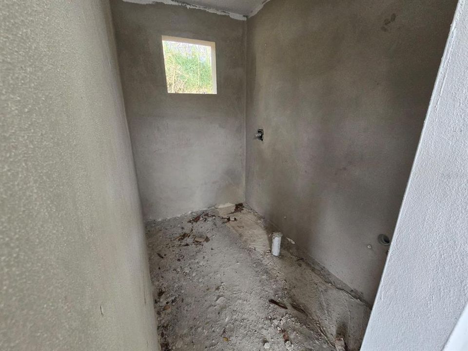 For Sale: $165,000 (3 beds, 3 baths, 2520 Square Feet)