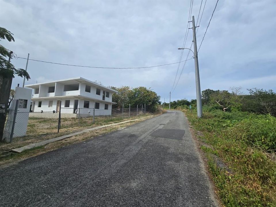 For Sale: $165,000 (3 beds, 3 baths, 2520 Square Feet)