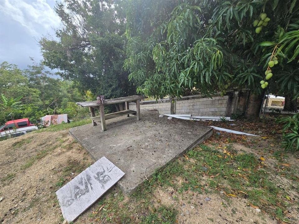 For Sale: $165,000 (3 beds, 3 baths, 2520 Square Feet)