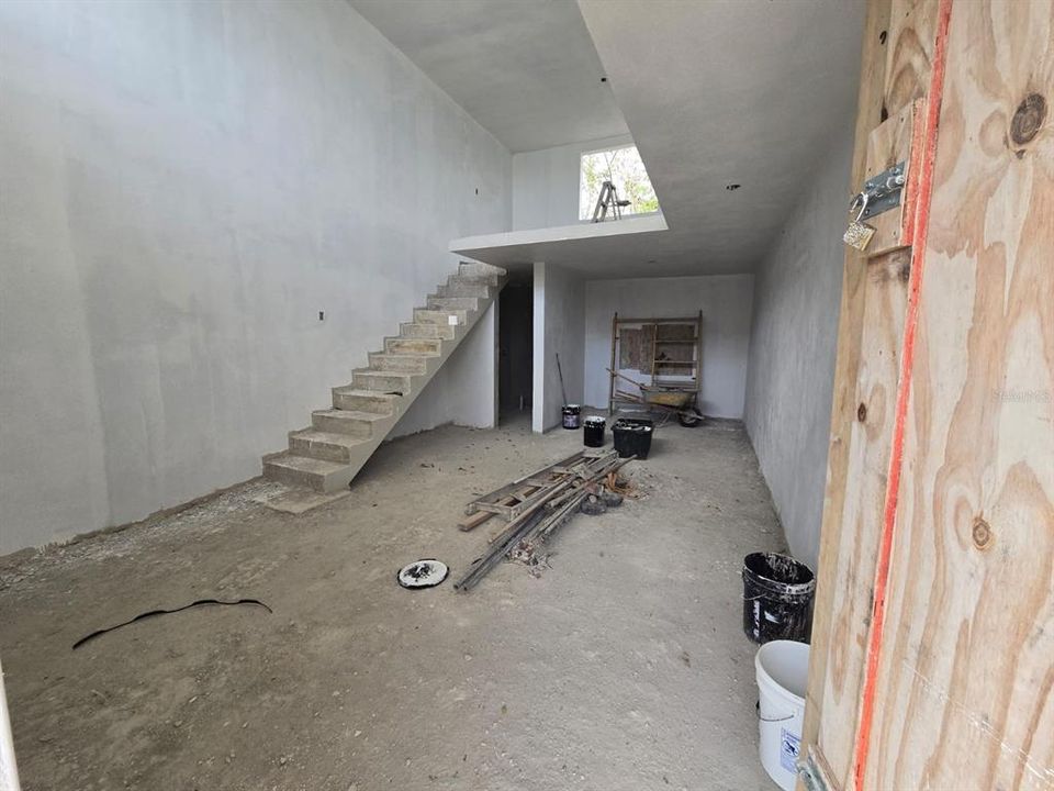 For Sale: $165,000 (3 beds, 3 baths, 2520 Square Feet)