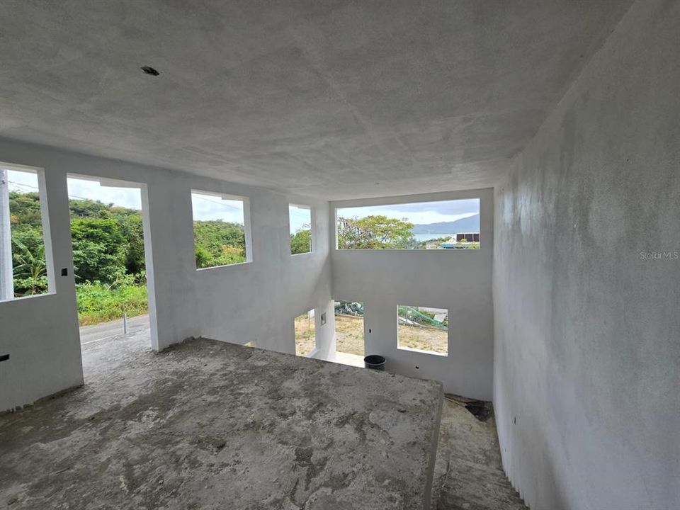 For Sale: $165,000 (3 beds, 3 baths, 2520 Square Feet)