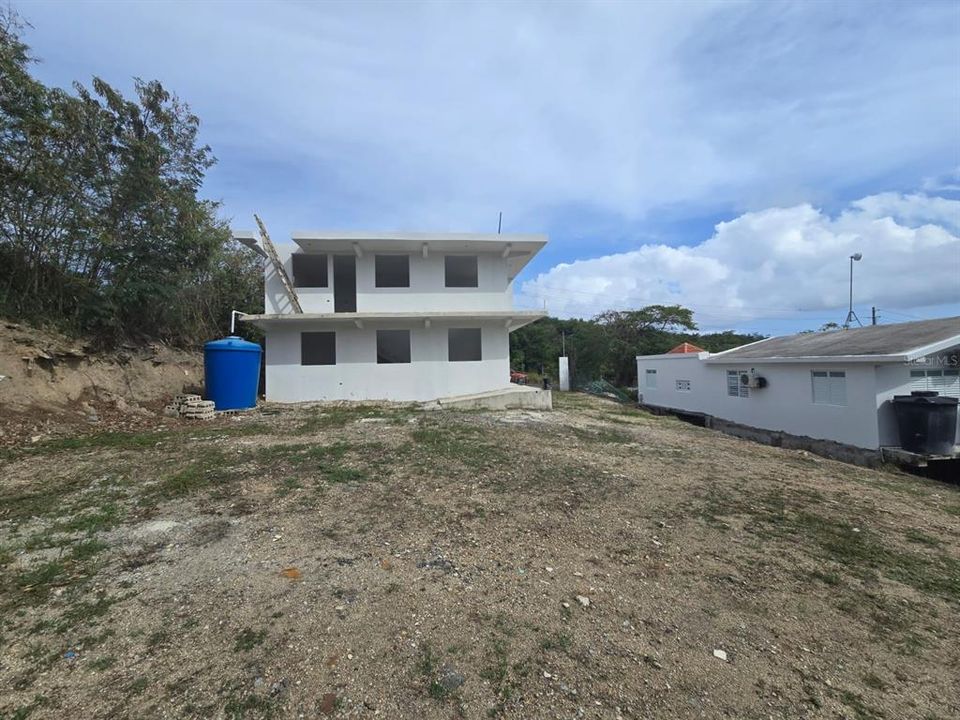 For Sale: $165,000 (3 beds, 3 baths, 2520 Square Feet)