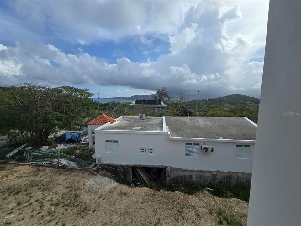 For Sale: $165,000 (3 beds, 3 baths, 2520 Square Feet)