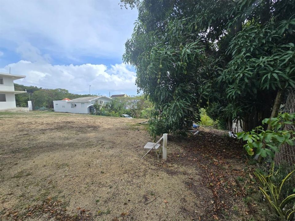 For Sale: $165,000 (3 beds, 3 baths, 2520 Square Feet)