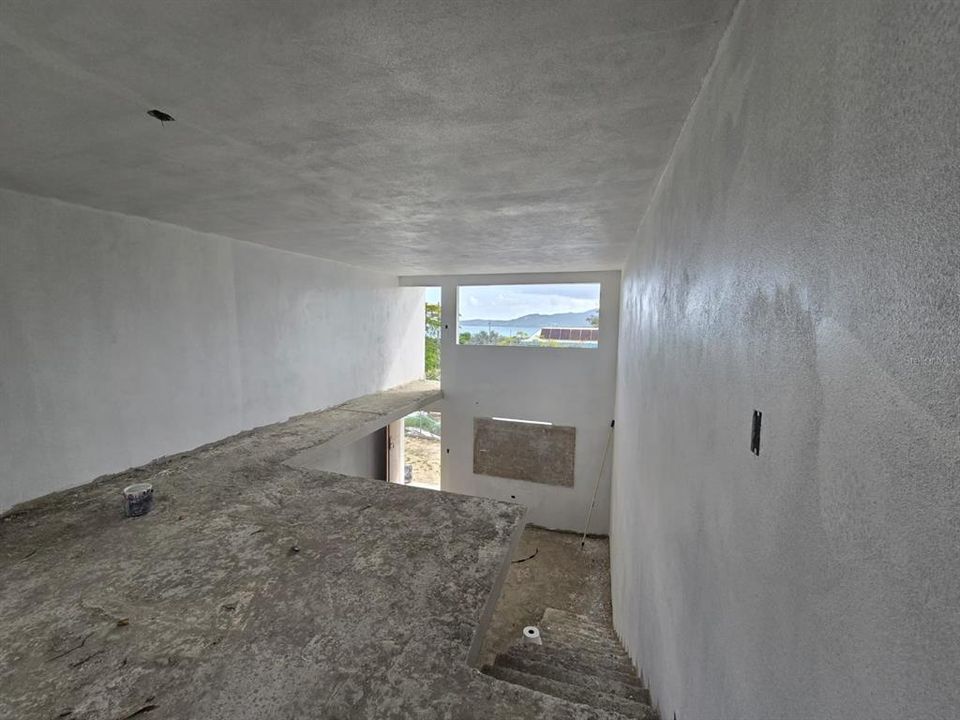 For Sale: $165,000 (3 beds, 3 baths, 2520 Square Feet)