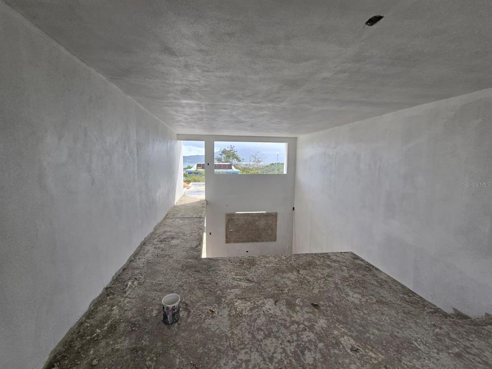 For Sale: $165,000 (3 beds, 3 baths, 2520 Square Feet)