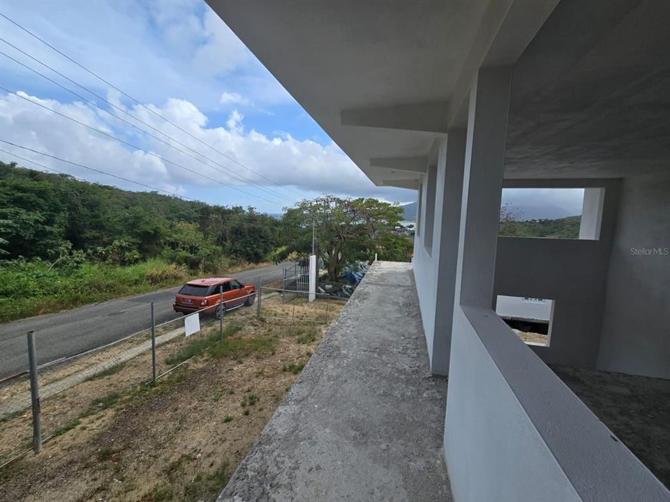 For Sale: $165,000 (3 beds, 3 baths, 2520 Square Feet)