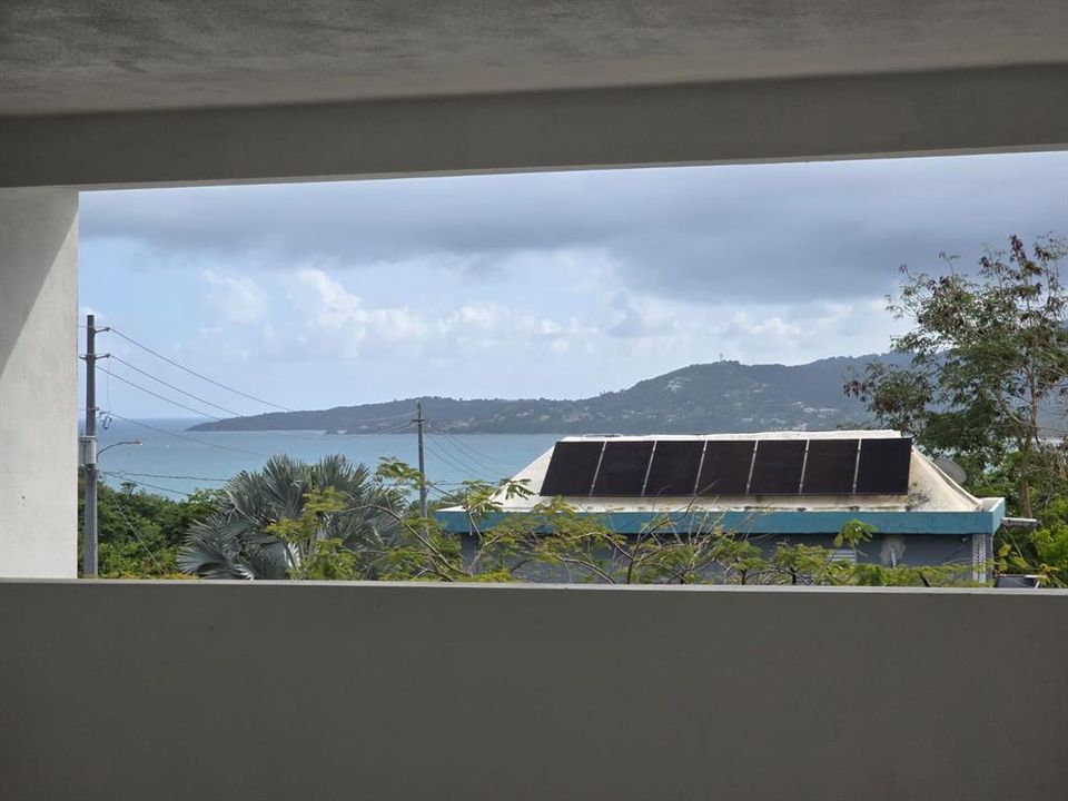 For Sale: $165,000 (3 beds, 3 baths, 2520 Square Feet)