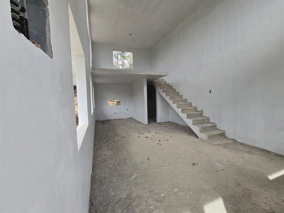 For Sale: $165,000 (3 beds, 3 baths, 2520 Square Feet)