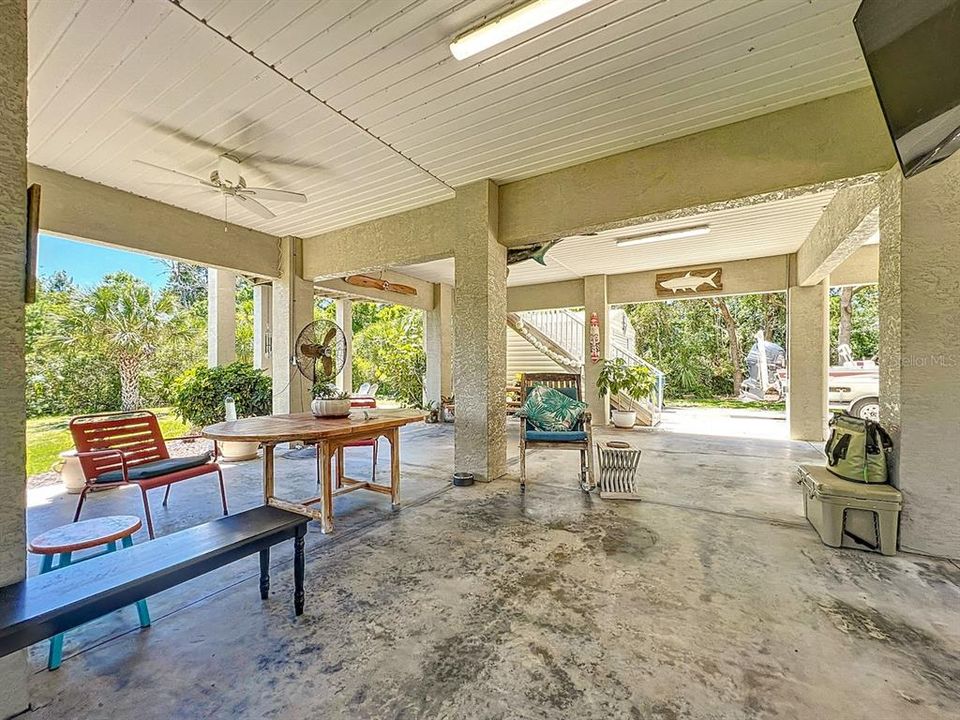 Под контрактом: $550,000 (3 спален, 3 ванн, 1948 Квадратных фут)