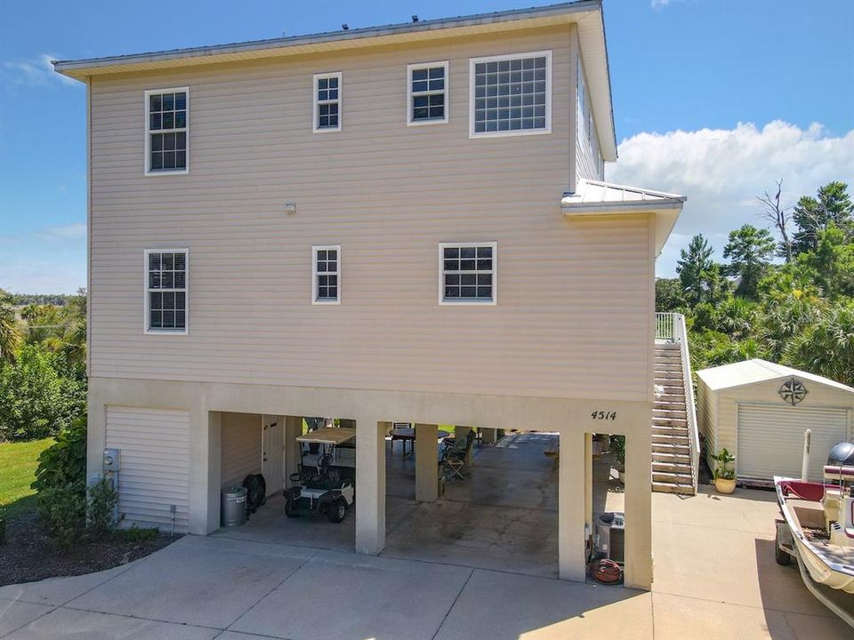 Под контрактом: $550,000 (3 спален, 3 ванн, 1948 Квадратных фут)