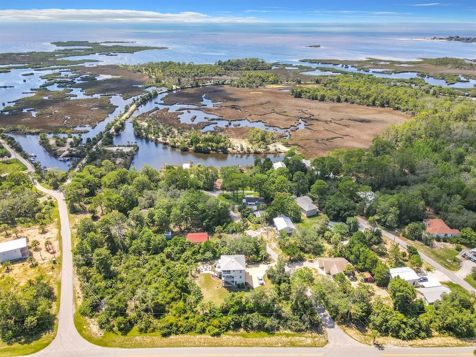 Под контрактом: $550,000 (3 спален, 3 ванн, 1948 Квадратных фут)