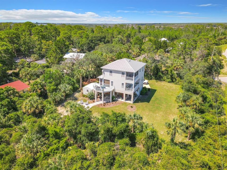 Под контрактом: $550,000 (3 спален, 3 ванн, 1948 Квадратных фут)