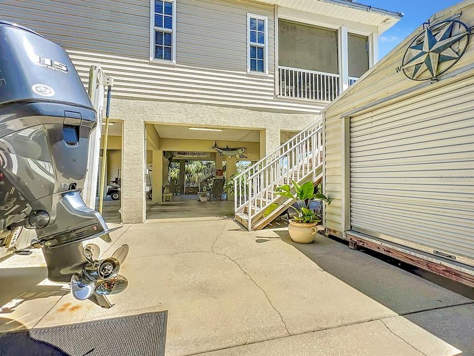 Под контрактом: $550,000 (3 спален, 3 ванн, 1948 Квадратных фут)