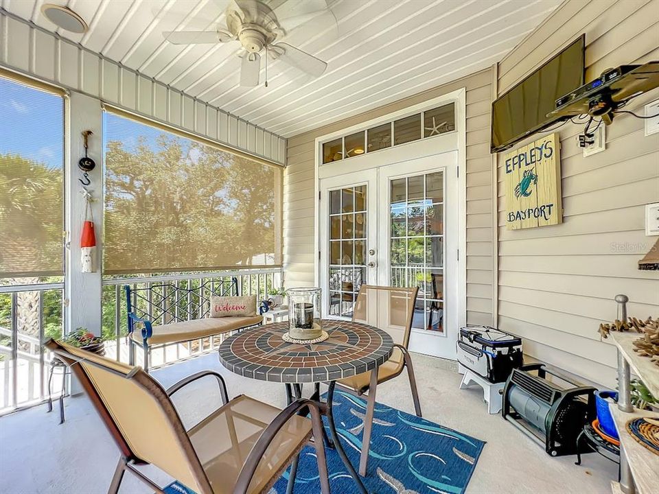 Под контрактом: $550,000 (3 спален, 3 ванн, 1948 Квадратных фут)