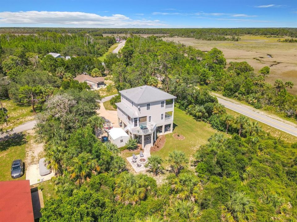 Под контрактом: $550,000 (3 спален, 3 ванн, 1948 Квадратных фут)