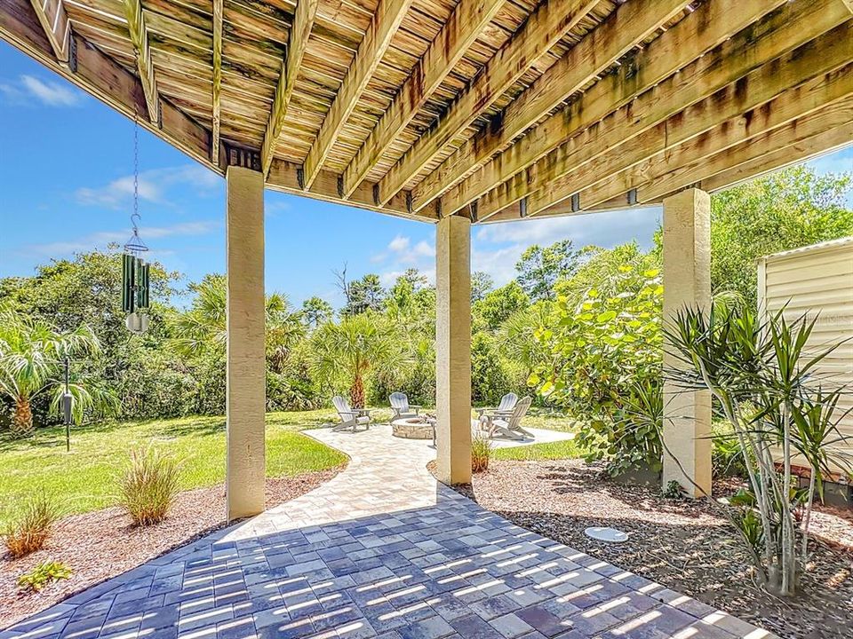 Под контрактом: $550,000 (3 спален, 3 ванн, 1948 Квадратных фут)