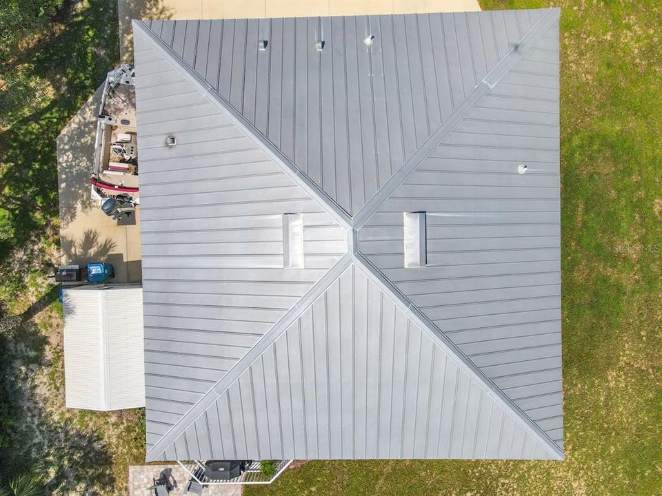 Под контрактом: $550,000 (3 спален, 3 ванн, 1948 Квадратных фут)