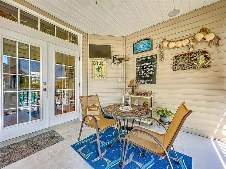 Под контрактом: $550,000 (3 спален, 3 ванн, 1948 Квадратных фут)